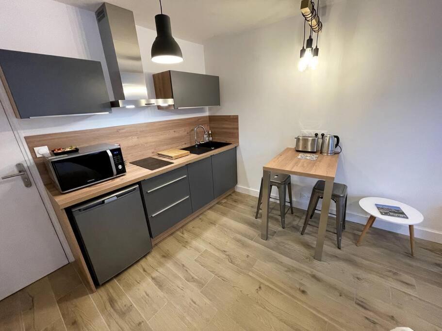 Alp Chartres - Cosy Studio Au Coeur De Chartres Avec Parking Екстер'єр фото